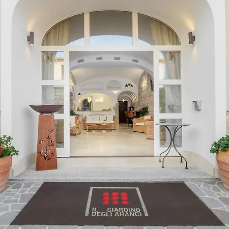 Il Giardino Degli Aranci Bed & Breakfast 4*