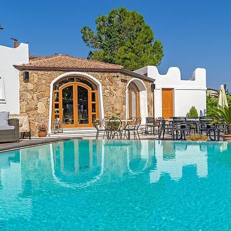 Il Giardino Degli Aranci לינה וארוחת בוקר 4*